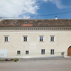 109 Landgut Gruber 109 Landgut Gruber – Fassade ca. 1550, links: Schüttkasten