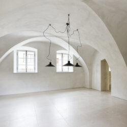 Landgut Gruber_Erdgeschoss_Lichtinstallation von Heimo Zobernig Landgut Gruber_Erdgeschoss_Lichtinstallation von Heimo Zobernig