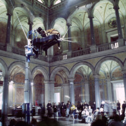 SPUTNIC_Raumkomposition in 16 (±1) Intervallen_Komposition/Pianist: Hans G. Kitzbichler_MAK Wien, 2001